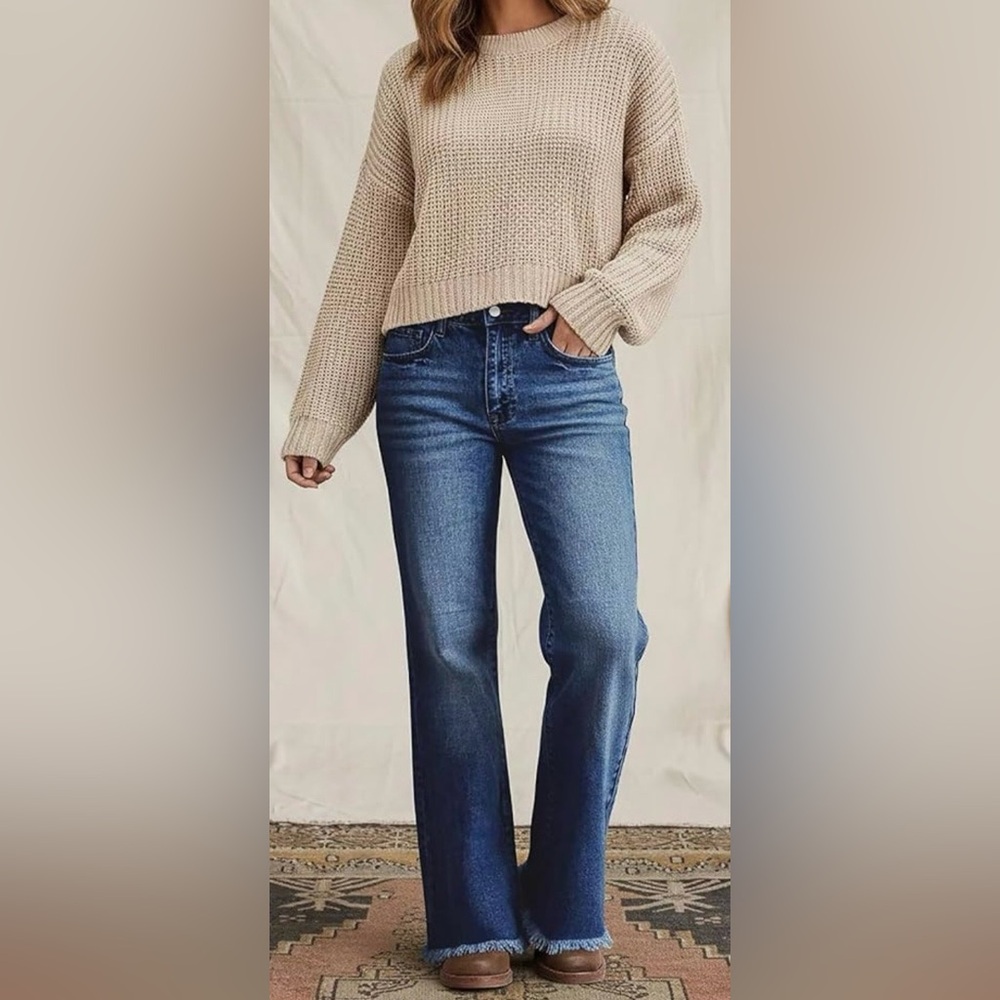 Flamingals Straight Leg Mid Waist Raw Hem Vintage Wash Jeans Size Small NWT